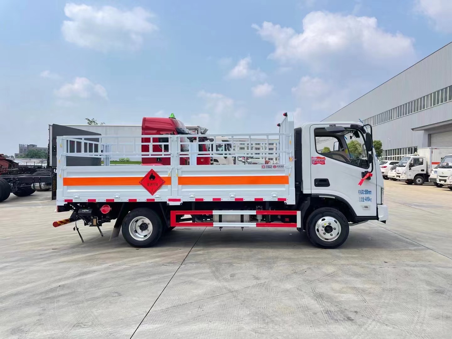 福田歐馬可藍牌4.15米氣瓶運輸車