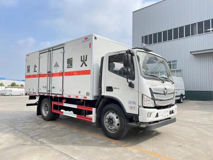 福田歐馬可8噸危險(xiǎn)品車/廢電池專用車