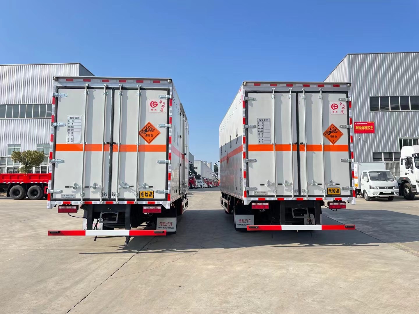 解放5.5米煙花爆竹運輸車